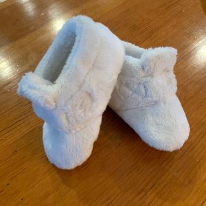 UGG Unisex-Child Bixbee Ankle Boot Size Infant 4-5 (Vanilla)